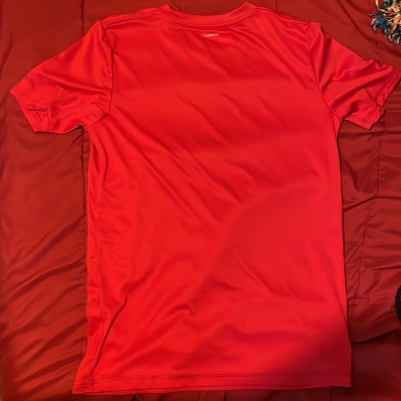 Medium youth adidas shirt - Picture 2 of 4